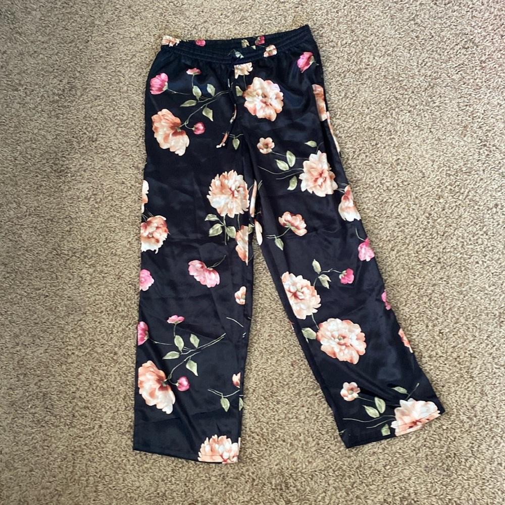 Gillian and O’Malley size medium silk pajamas